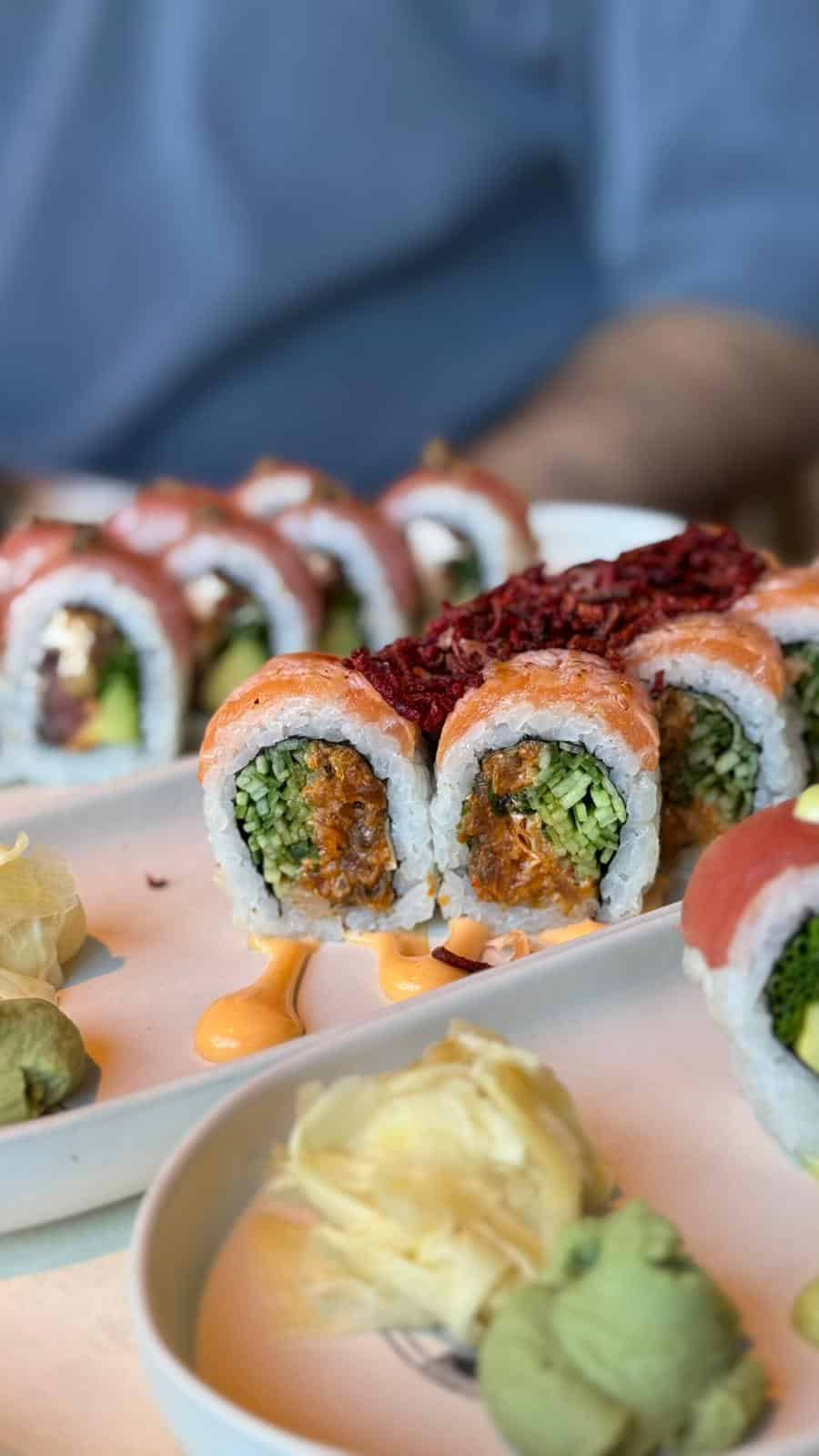 מוג'ו סאן בטן מלאה