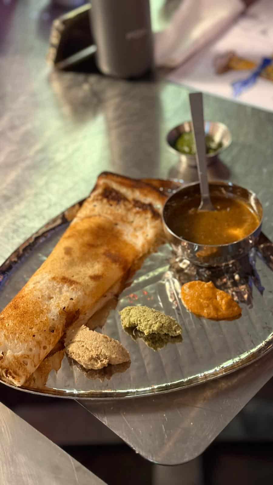 קפה בוליווד בטן מלאה